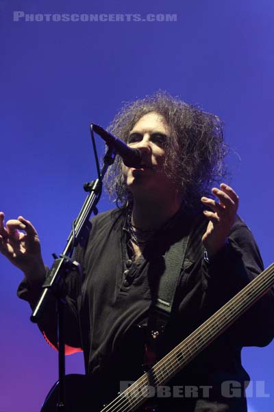 THE CURE - 2012-06-30 - BELFORT - Presqu'ile du Malsaucy - Robert James Smith